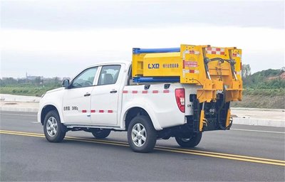 江鈴皮卡防撞緩沖車 多款高速防撞車型現(xiàn)貨供應(yīng)，可更換緩沖包與掃路車功能