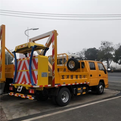 徐工防撞緩沖車 融合國(guó)際知名品牌防撞墊與高效清掃功能的道路安全衛(wèi)士